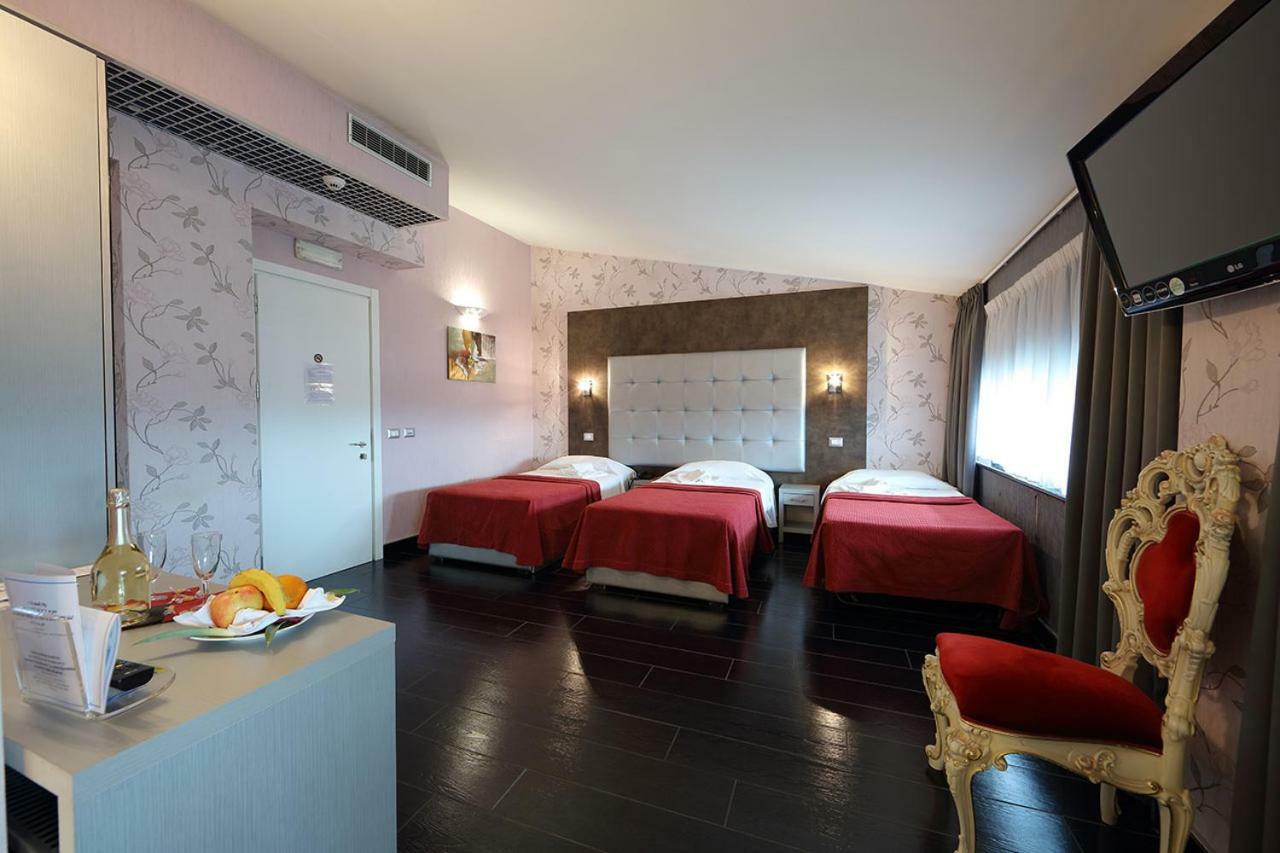 Hotel Relax Roma Nord Фиано-Романо Экстерьер фото